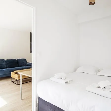 Pick A Flat's In Place Des Ternes - Boulevard Gouvion-saint-cyr